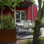 Rotes Hus * Born